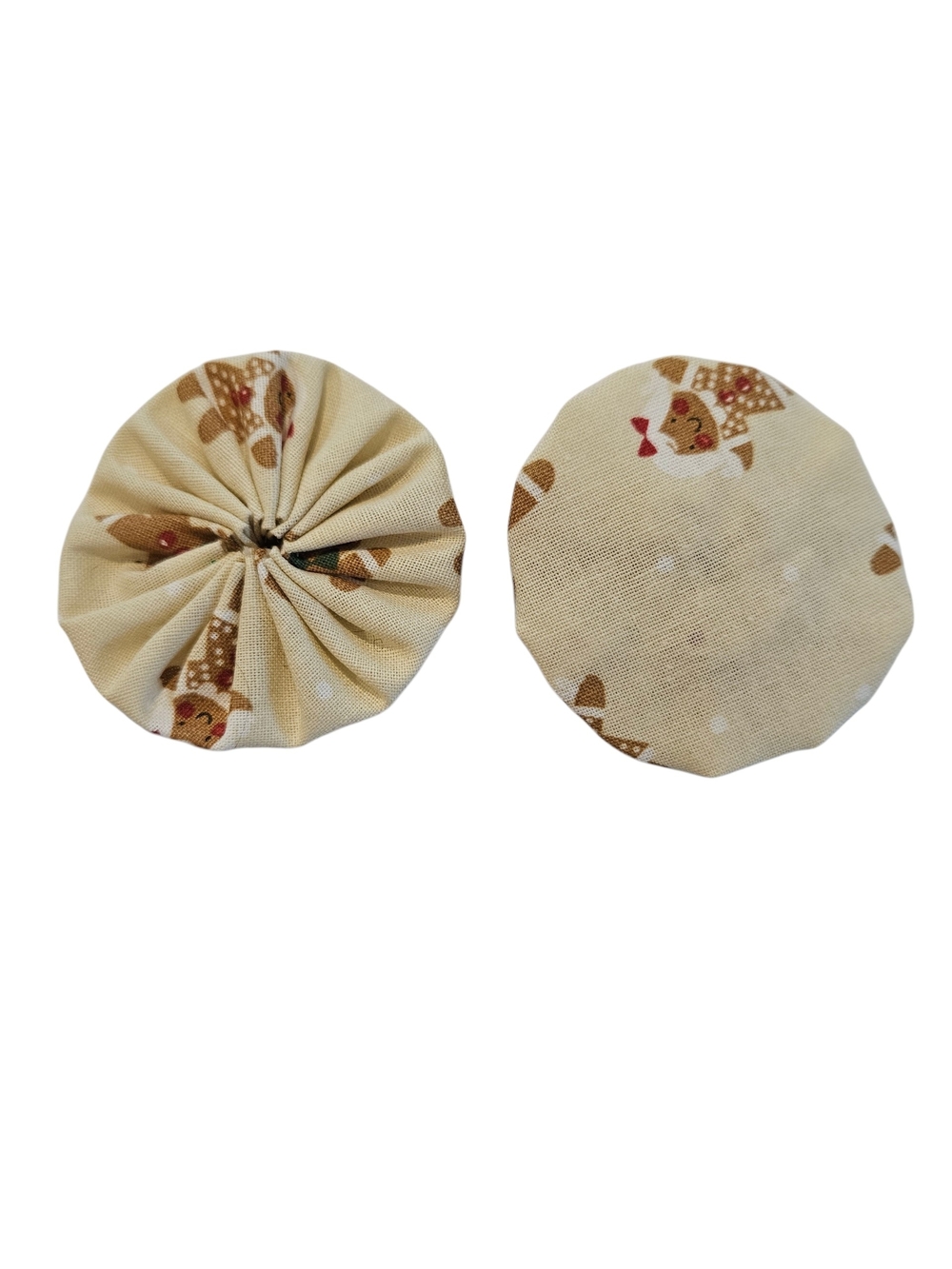 Hand Sewn Christmas Fabric Yo Yos, Set of 31,  2 Inches Wide,  4 Fabrics - Picture 4 of 15